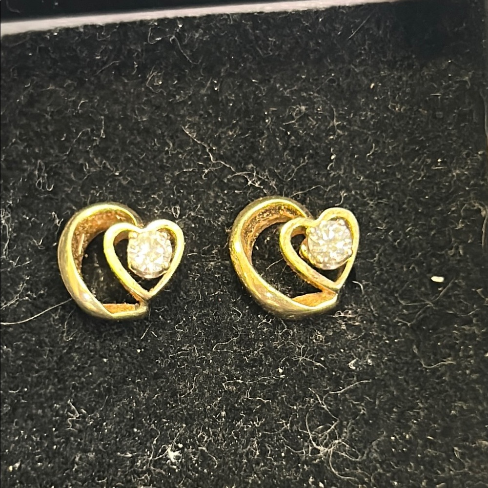 473862 14k diam heart screw backs